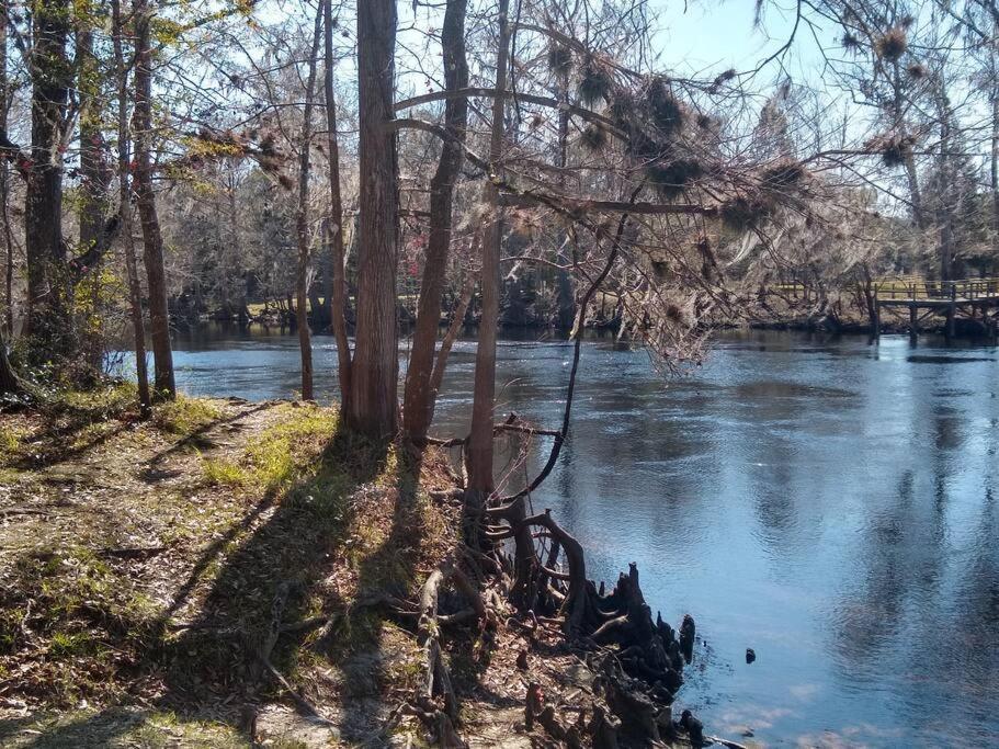 Huck'S Hideaway Near The Santa Fe River Fort White Exteriör bild